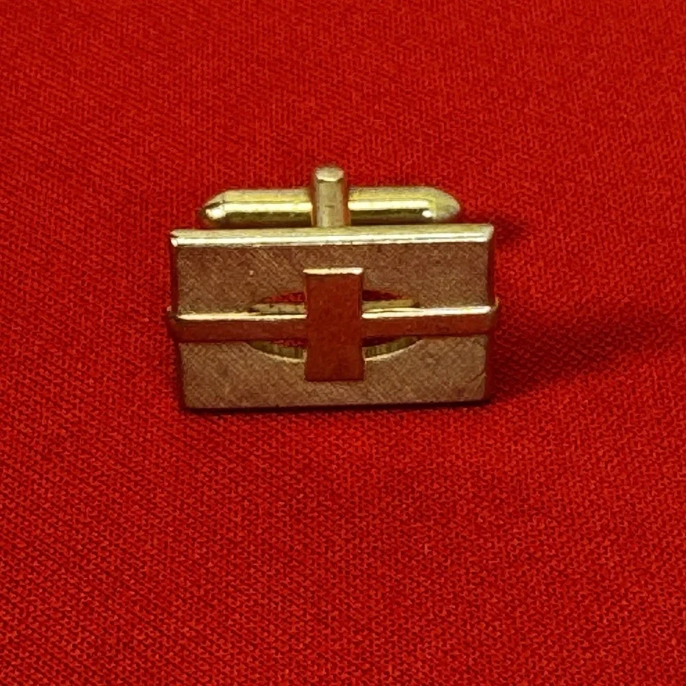 Vintage Gold Tone Swank Single Cufflink‎ Raised Cross